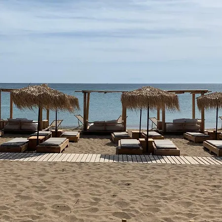 Διαμέρισμα Kalithea Seaview *